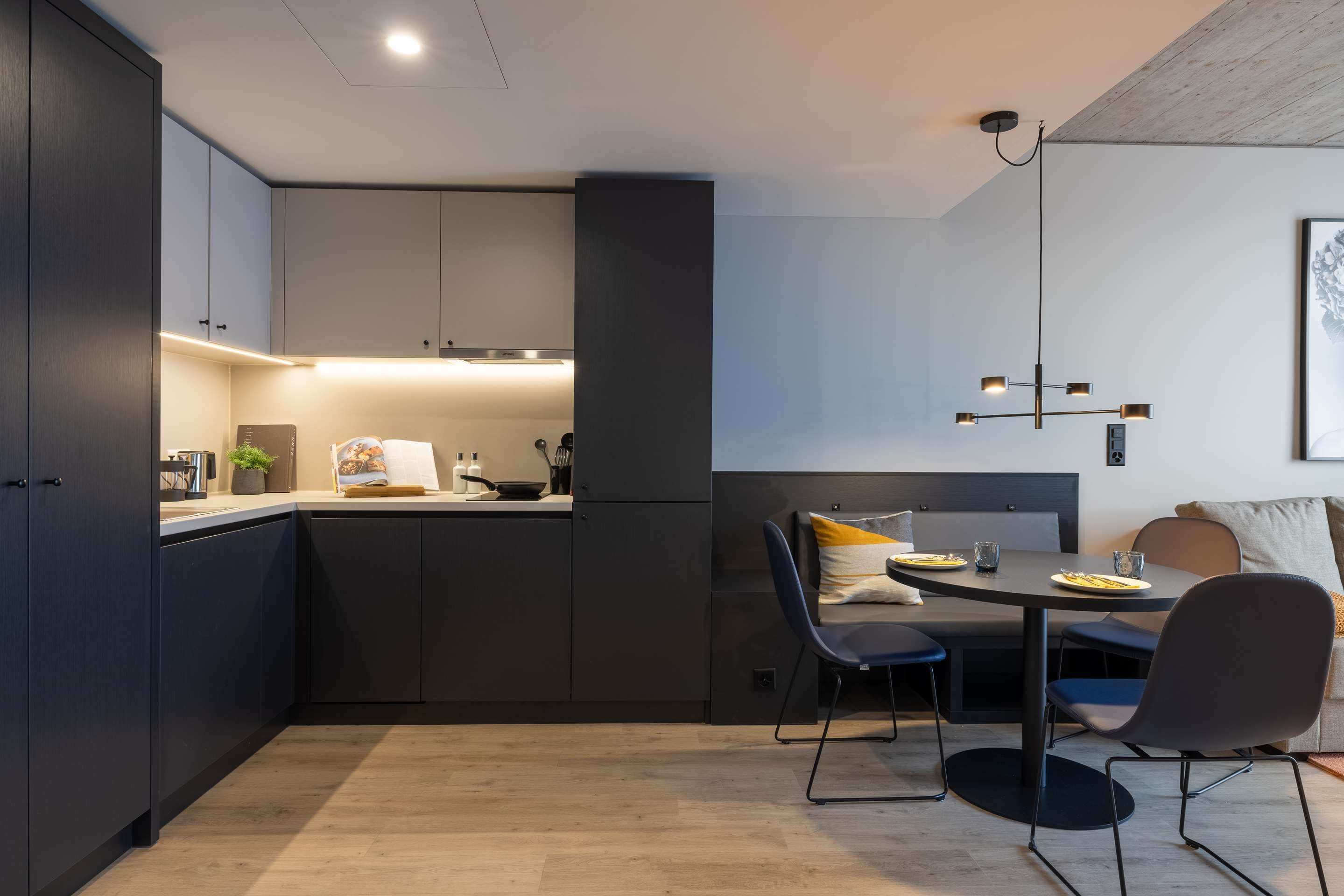 Radisson Hotel amp Suites Zurich Guest Room Kitchenette - Radisson Hotel amp Suites Zurich Guest Room Kitchenette