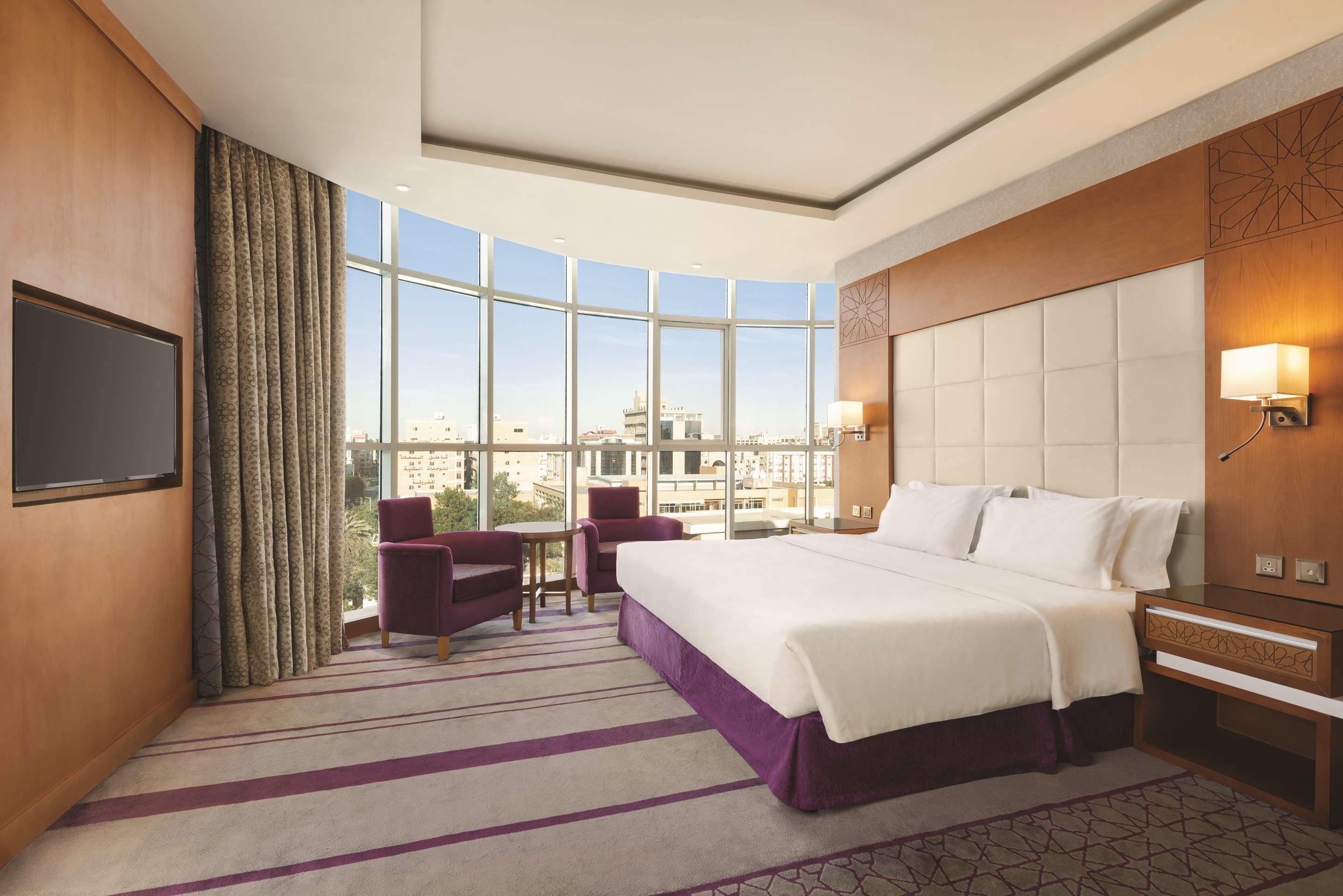 PR - EMEA 2023 - Radisson Individuals Vivid Jeddah Executive Suite City View