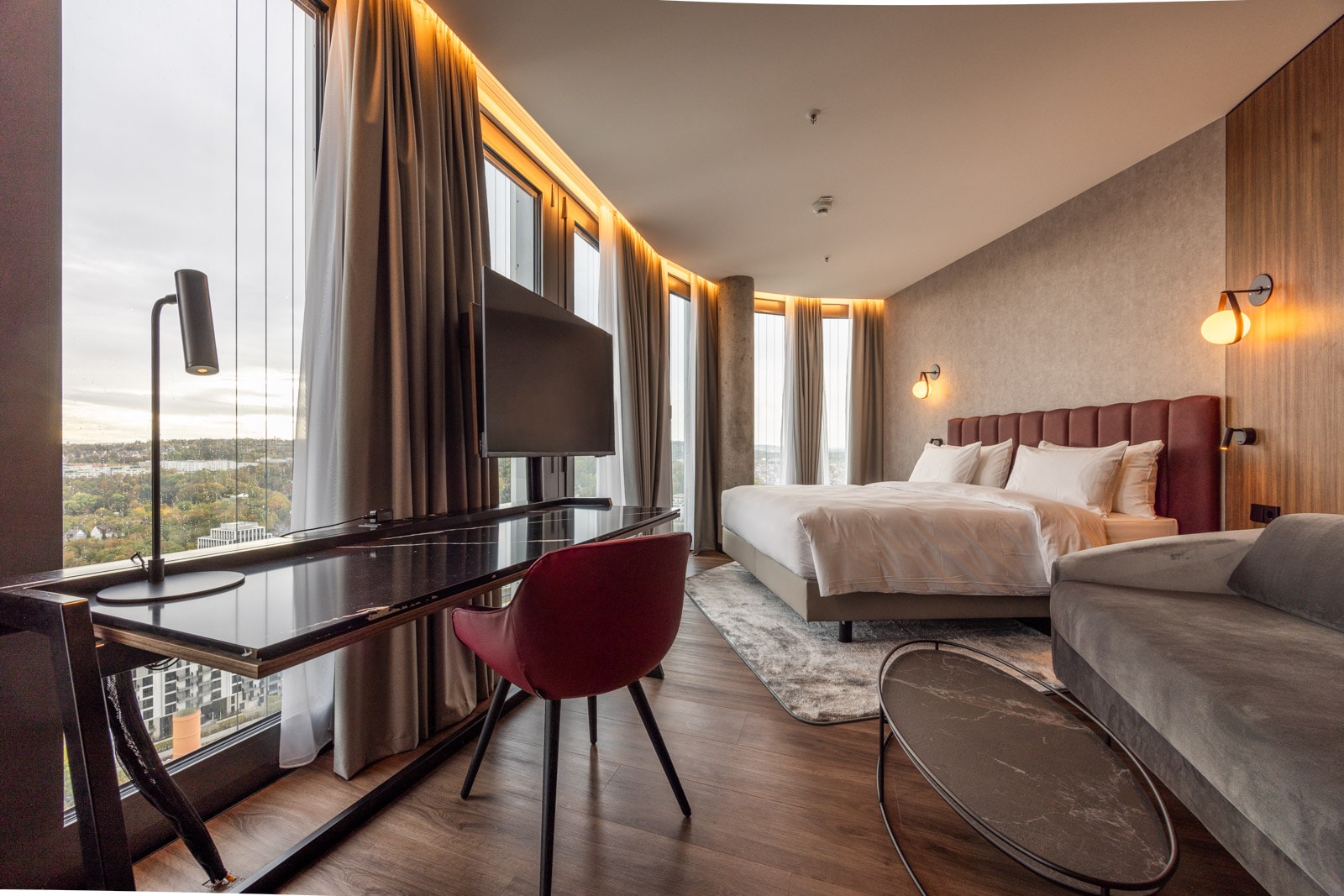 PR - EMEA 2023 - Radisson Blu Hotel at Porsche Design Tower Stuttgart Jr Ste