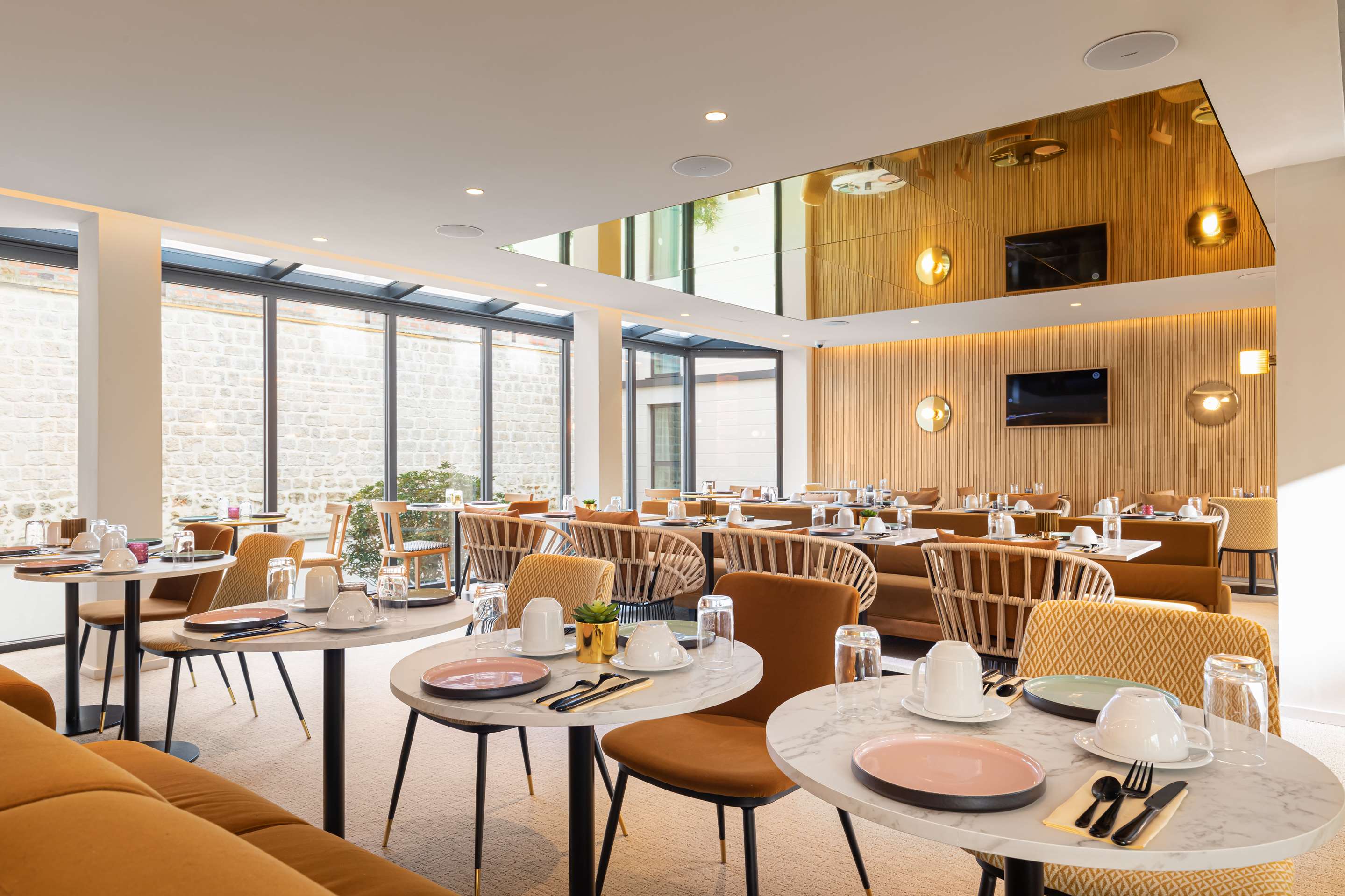 PR - EMEA 2023 - Hotel YAC Paris Clichy a member of Radisson Individuals Restaurant
