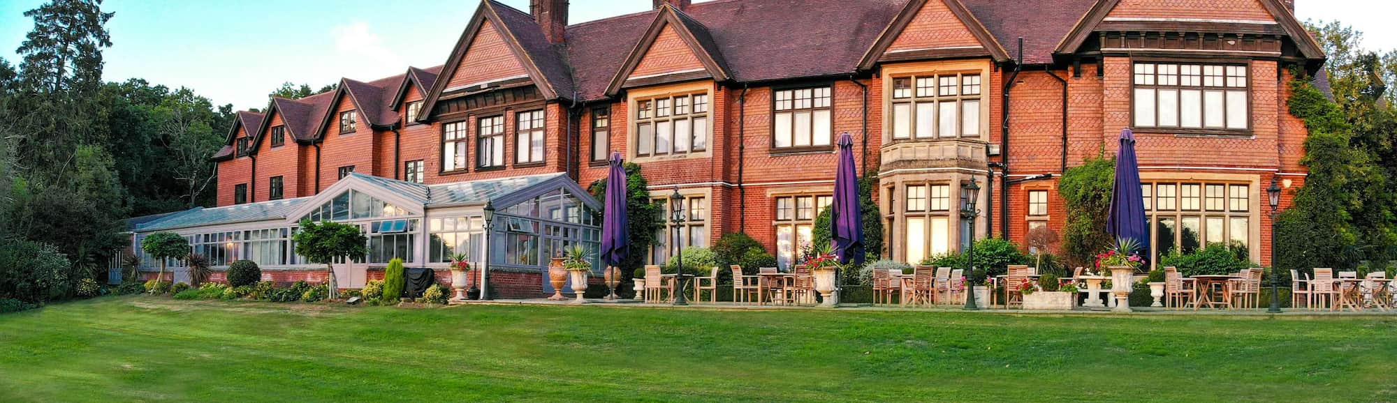 PR - EMEA 2024 - Stanhill Court Hotel a member of Radisson Individuals Exterior