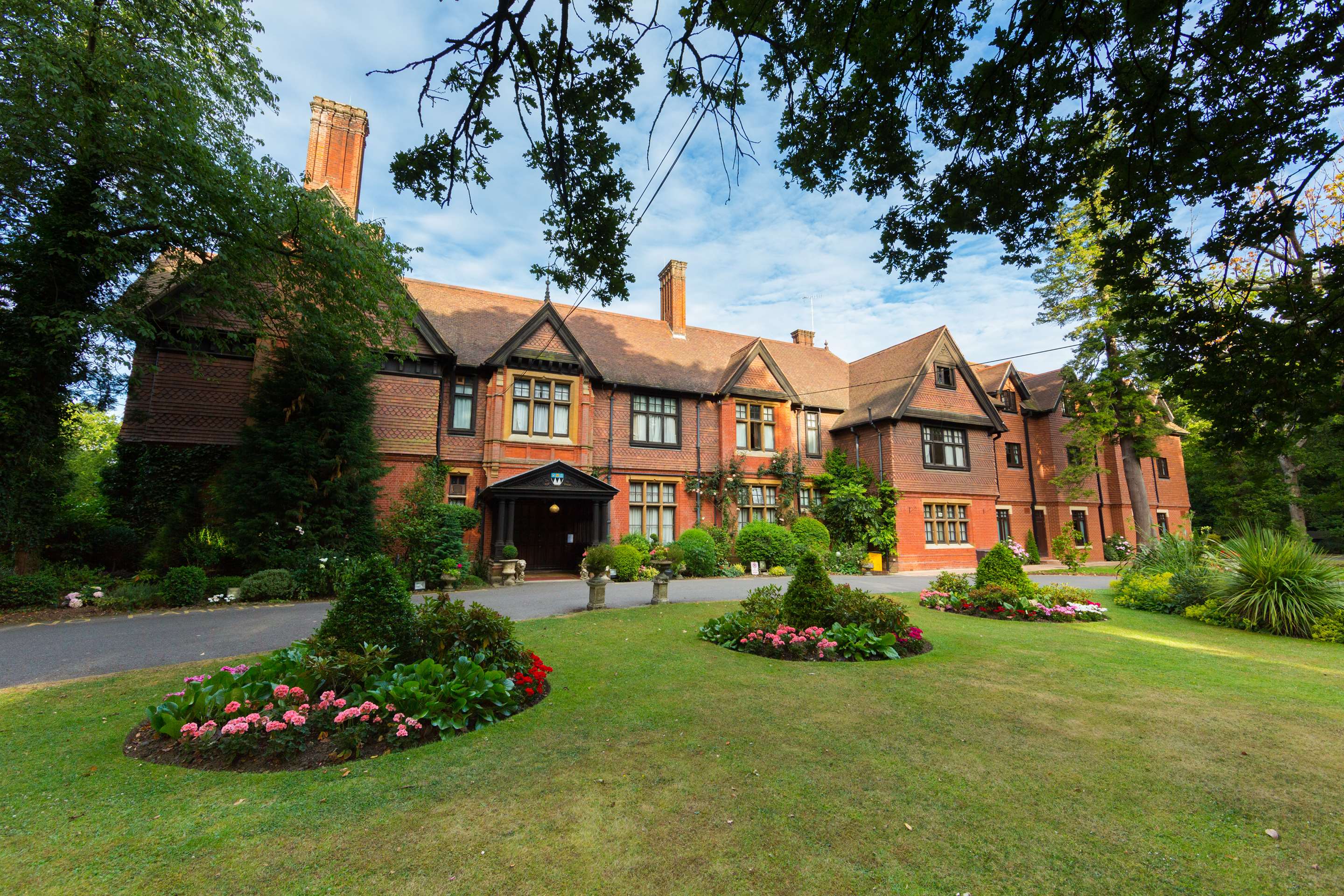 PR - EMEA 2024 - Stanhill Court Hotel a member of Radisson Individuals Exterior