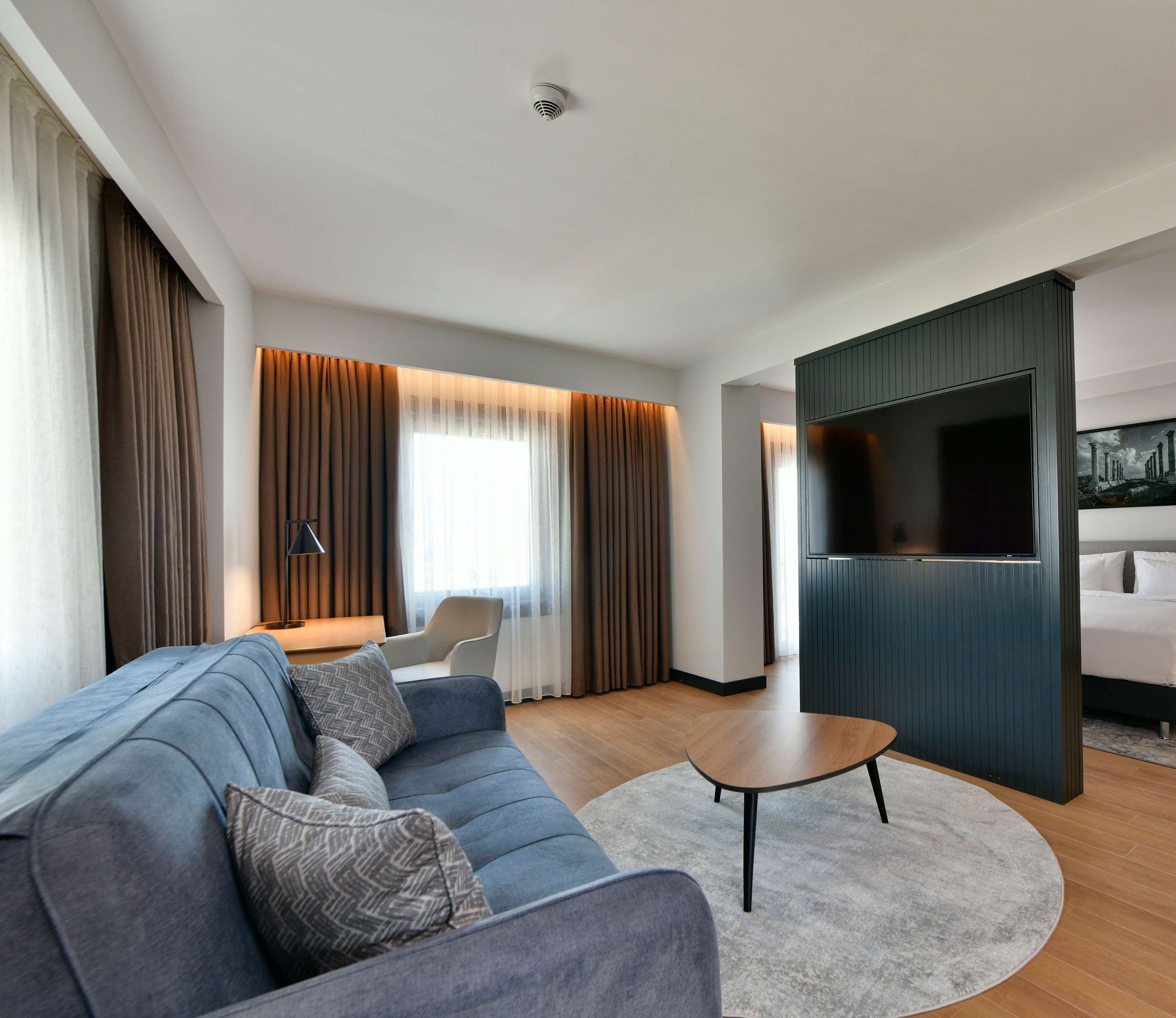 PR - EMEA 2024 - Radisson Hotel Mersin Suite Room Living Room