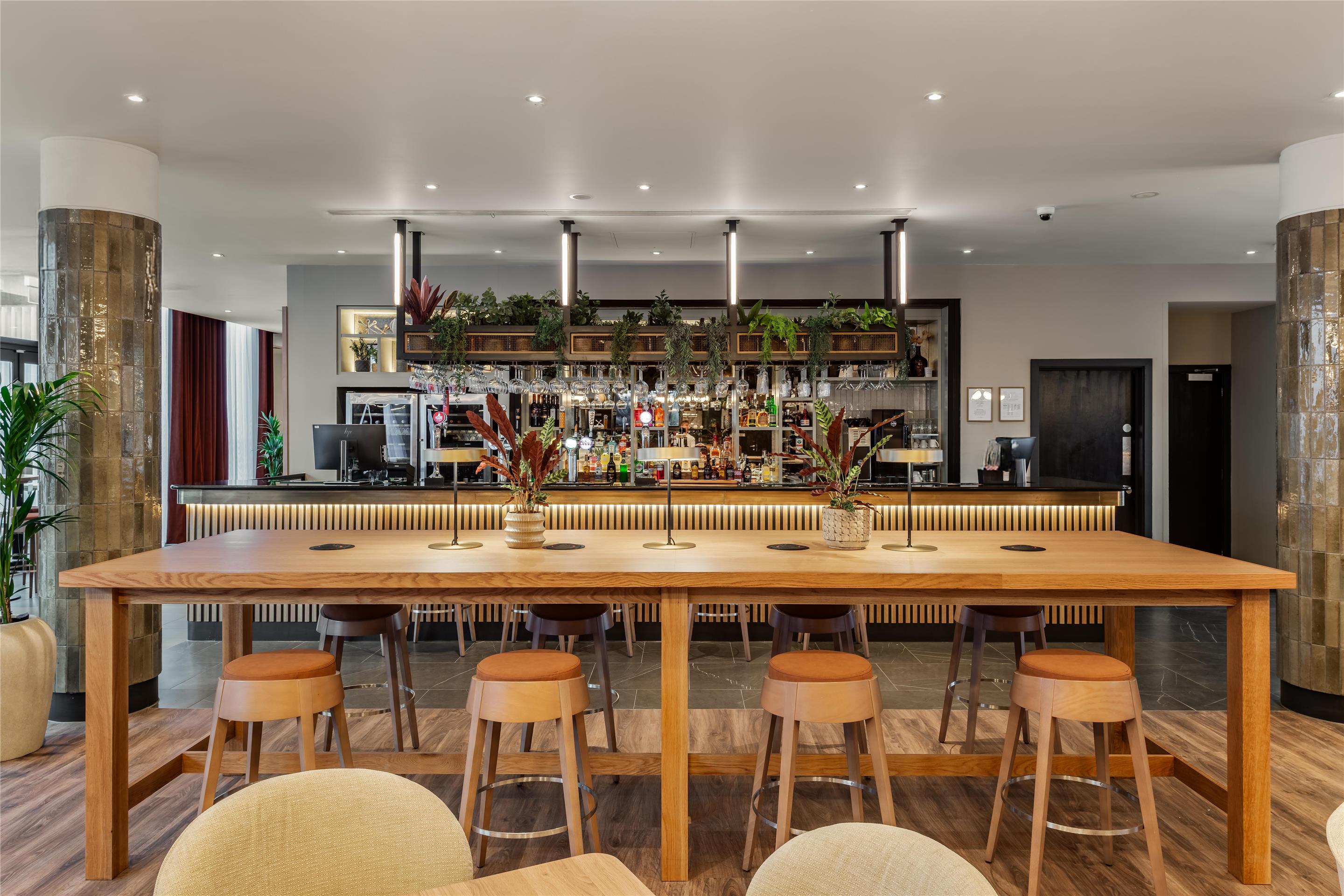 PR - EMEA 2025 - Radisson Manchester City Centre Bar