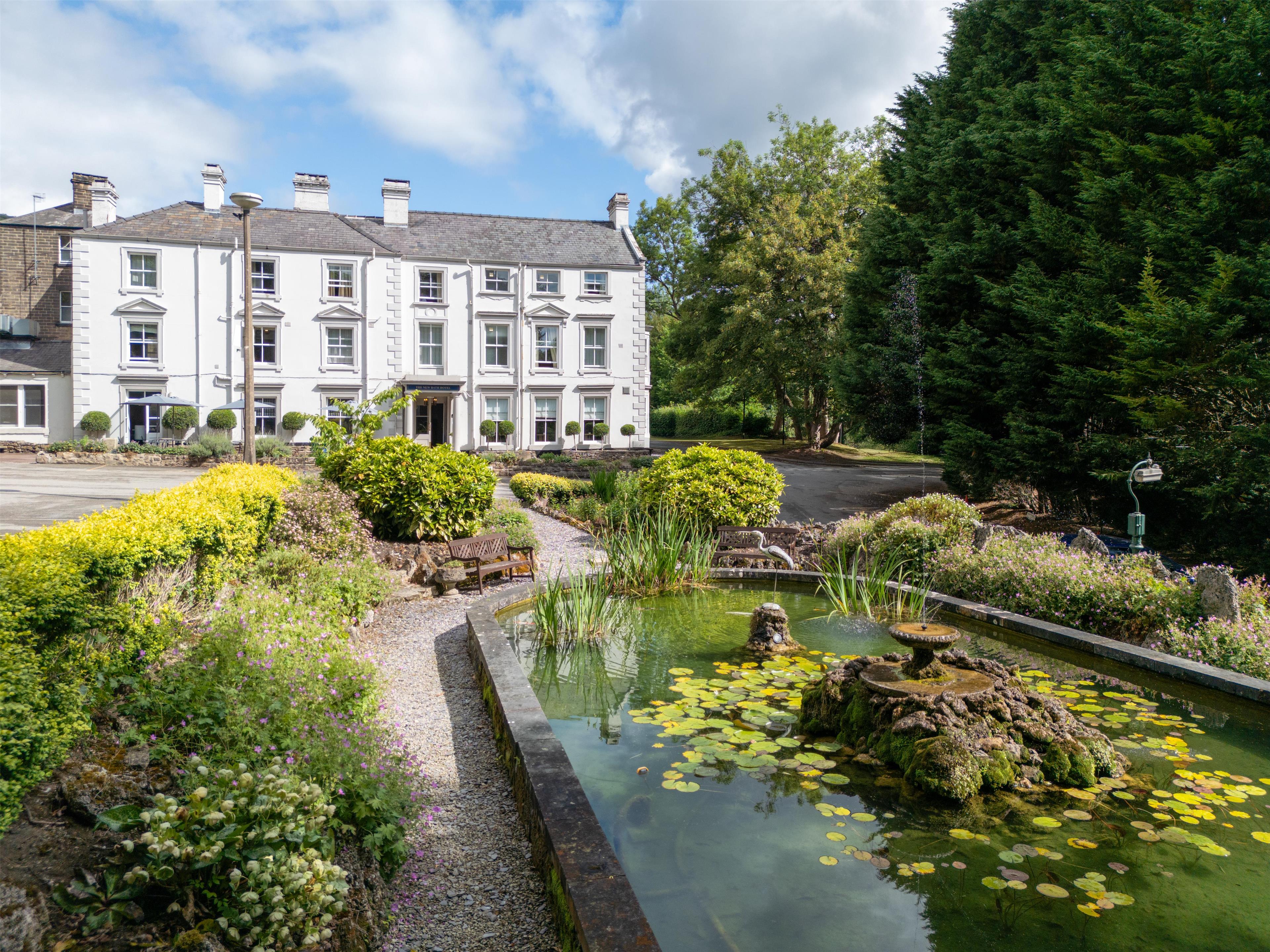 PR - EMEA 2025 - New Bath Hotel amp Spa Radisson Individuals Exterior Fountain pond