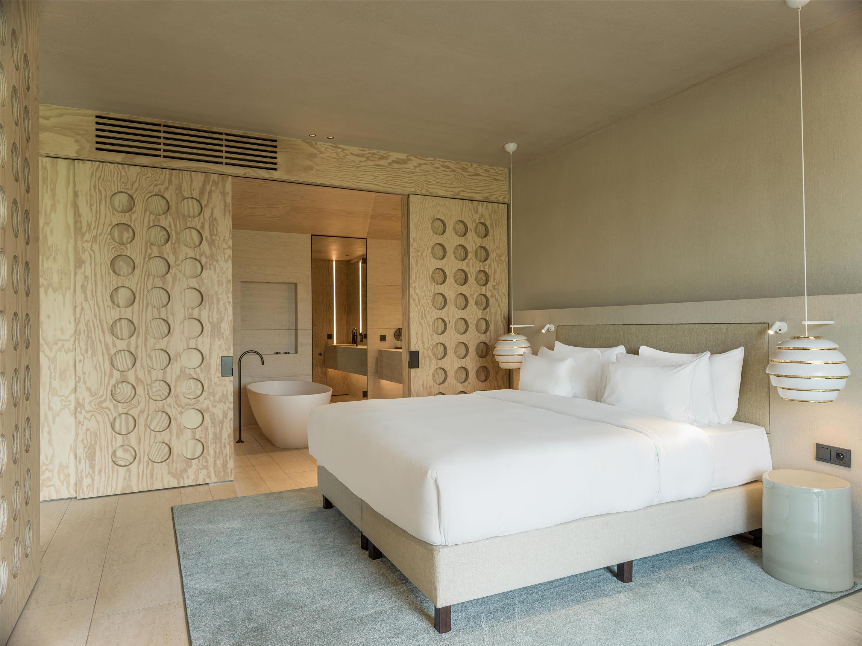 PR - EMEA 2025 - Radisson Collection The National Hotel Brussels guest room