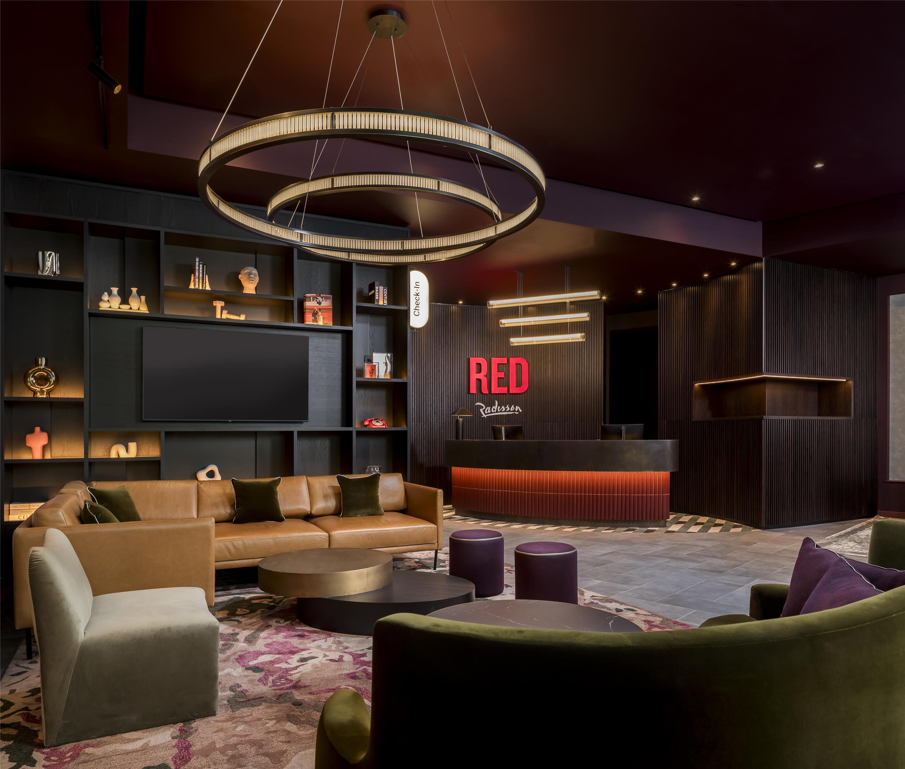 PR - EMEA 2025 - Radisson RED London Twickenham Lobby