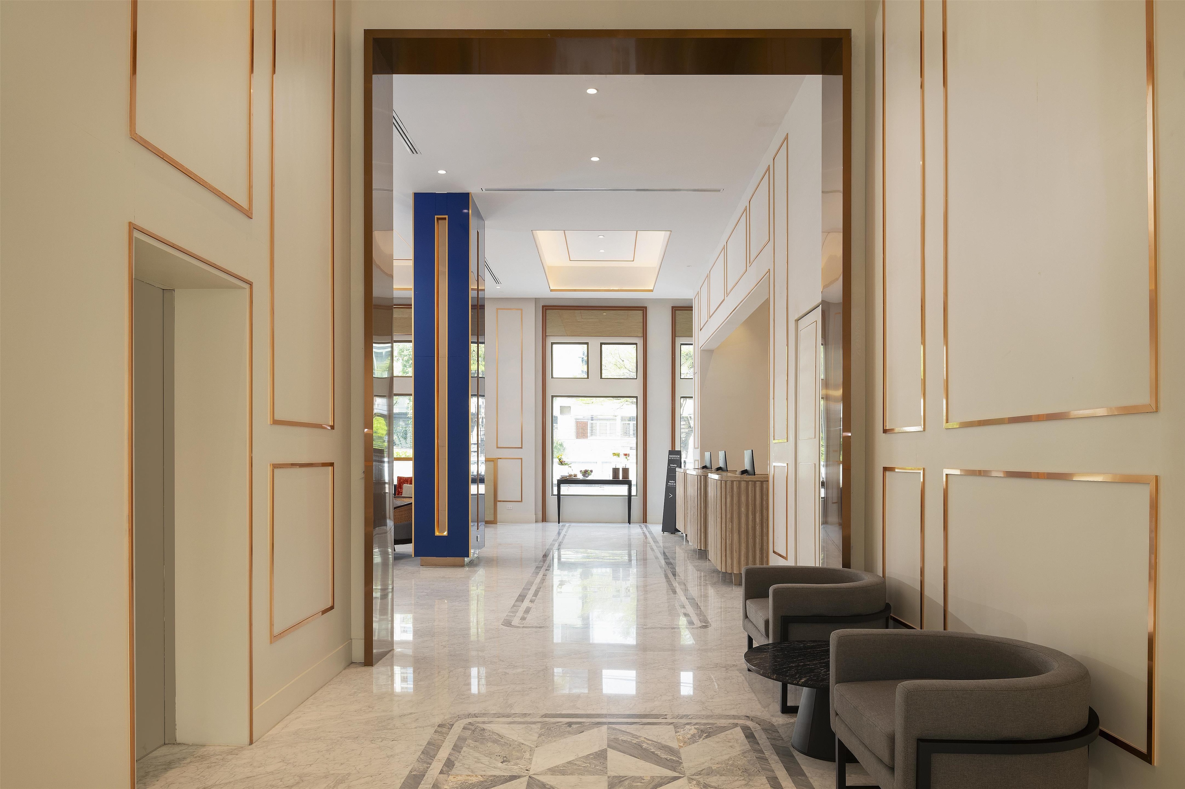 PR - EMEA 2025 - Radisson Hotel Chateau De Bangkok Lobby