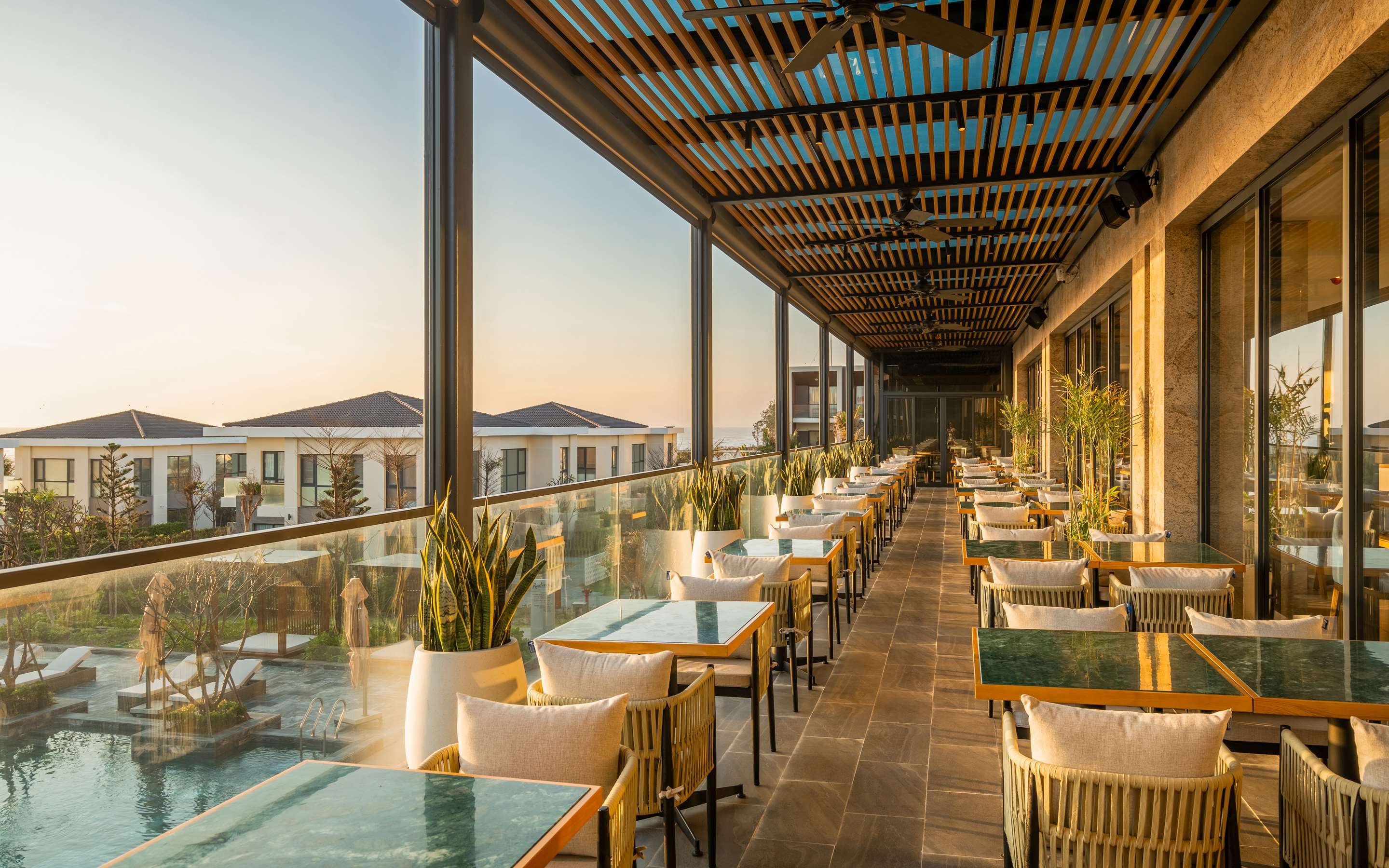 PR - EMEA 2025 - Radisson Resort Mui Ne Dunes Restaurant Terrace
