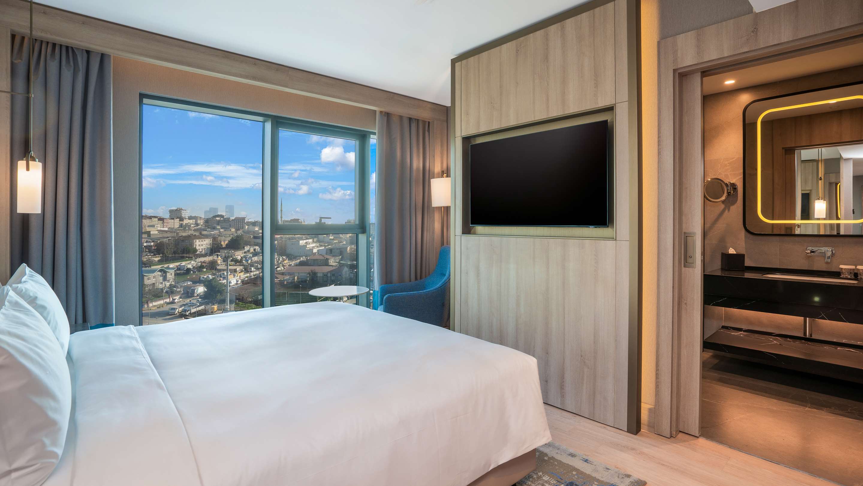 PR - EMEA 2025 - Radisson Hotel Istanbul Merter Suite Room