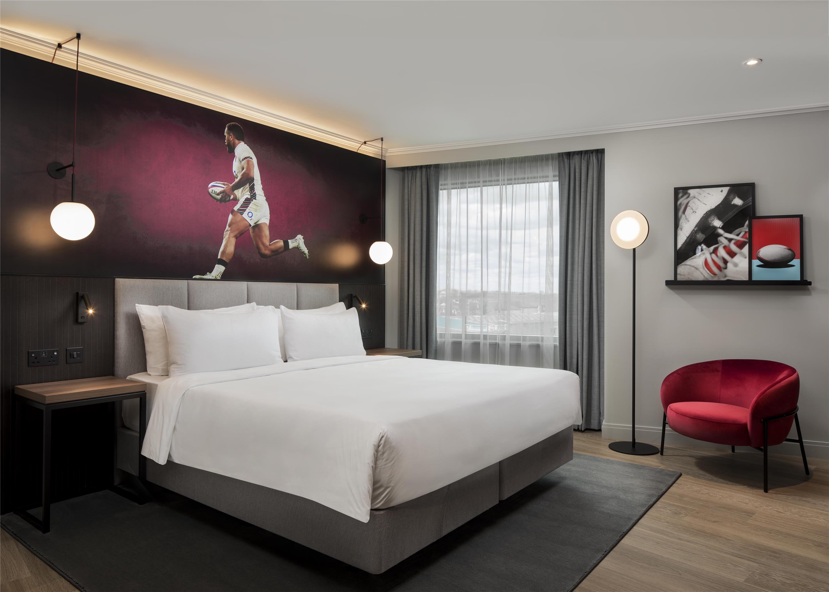 PR - EMEA 2025 - Radisson RED London Twickenham Legends Suite Bedroom