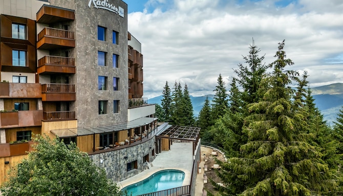 Radisson Blu Hotel, Sinaia Cota 1400 brings alpine-inspired design to Romania’s Bucegi Mountains