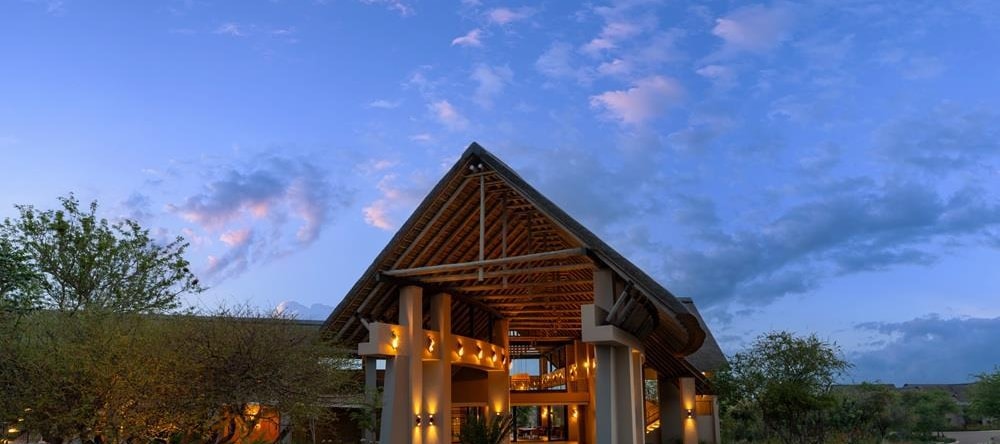 PR - EMEA 2026 - Radisson Safari Hotel Hoedspruit Exterior Night