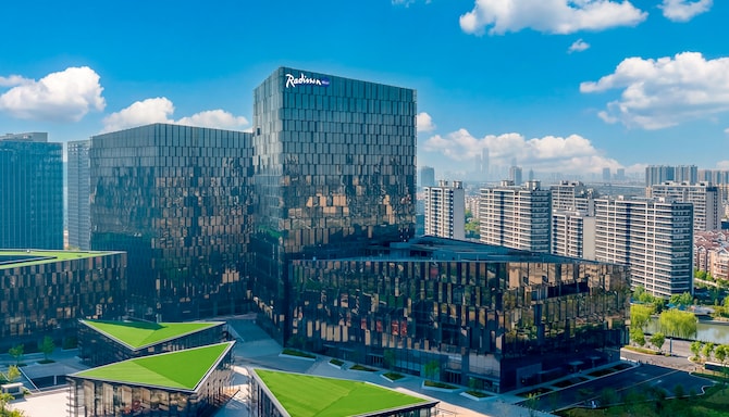 Radisson Blu Hotel Nanjing South New Town offers guests a new way to experience Nanjing’s Emerging City Center