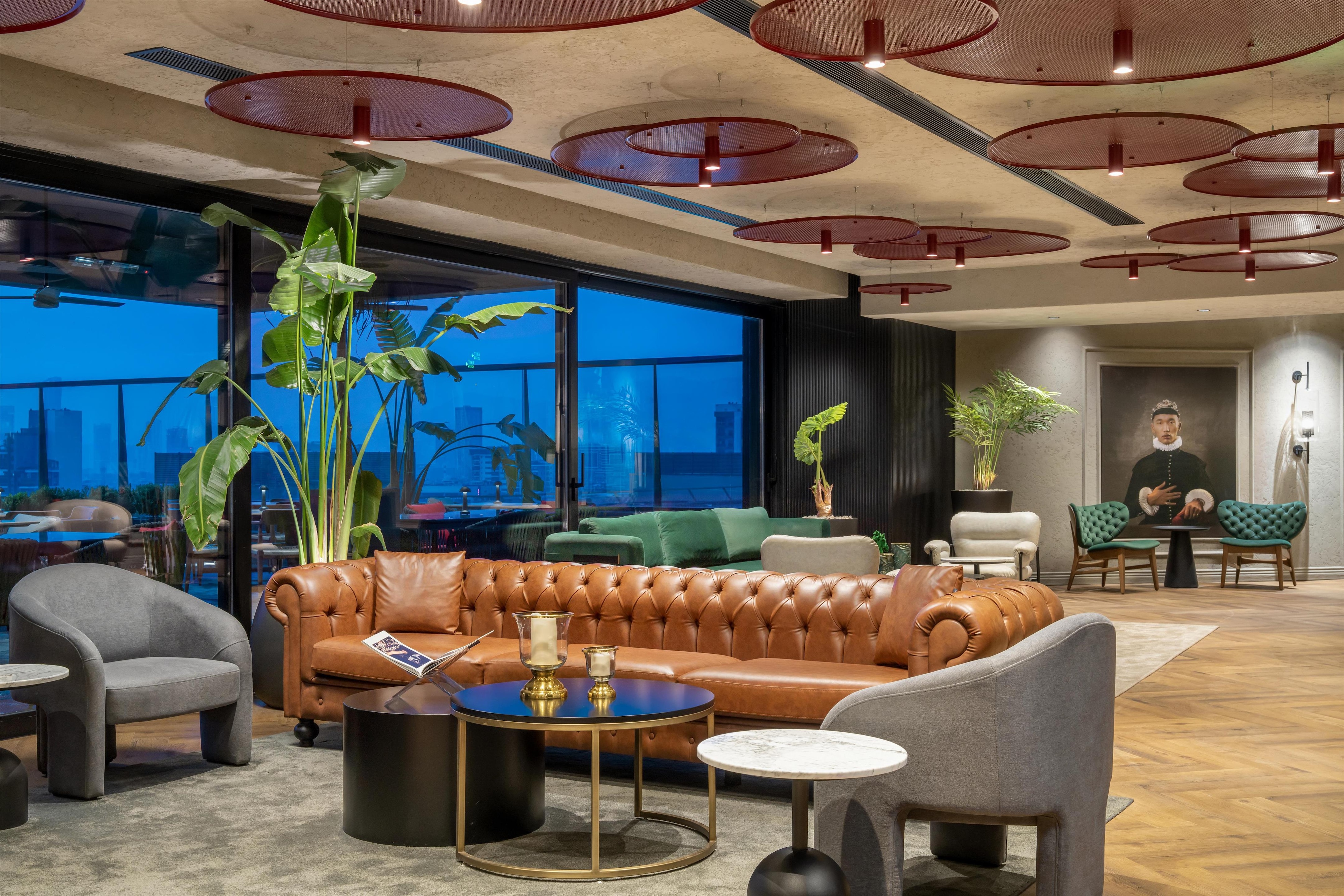 PR - EMEA 2026 - Radisson RED Izmir Enterance