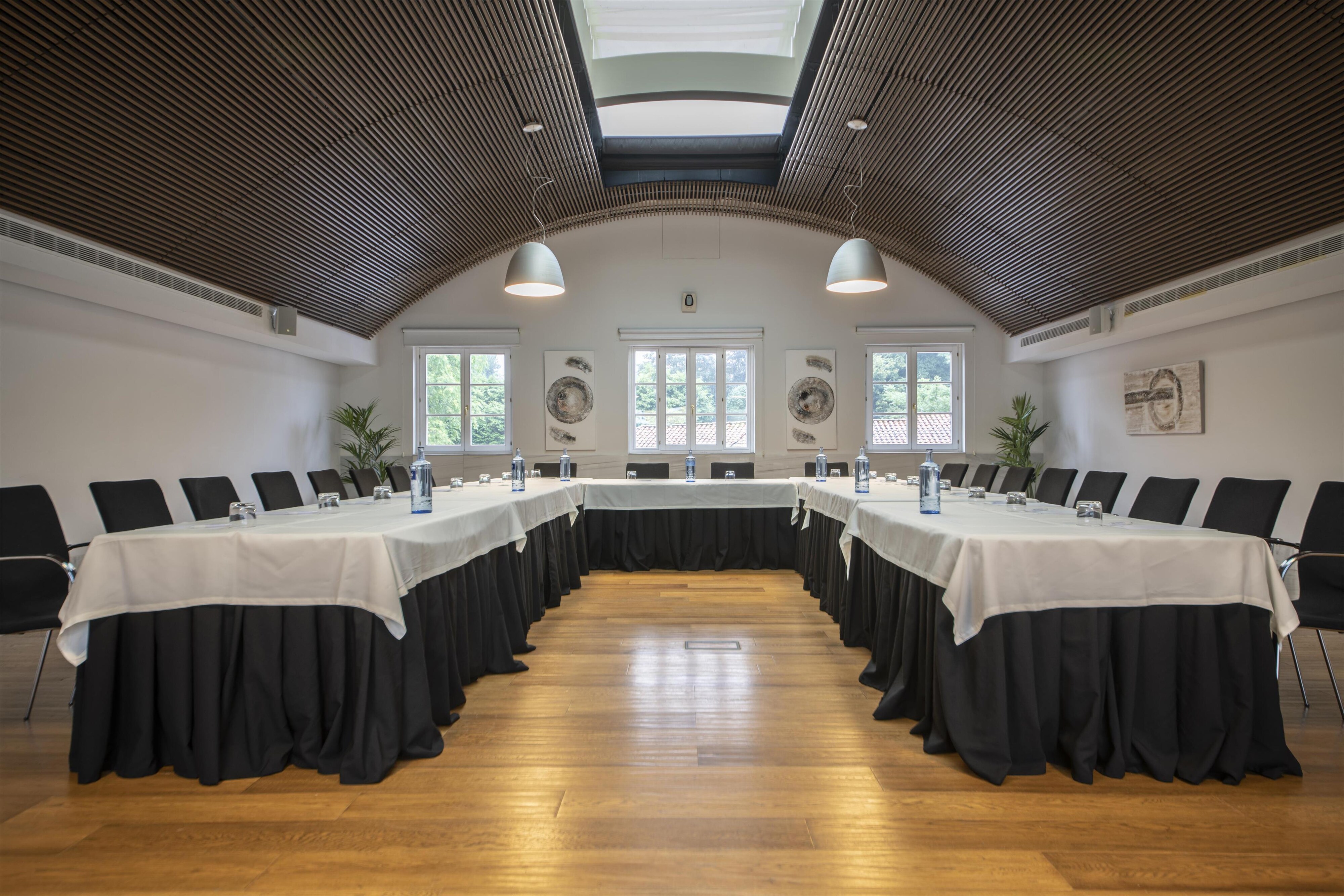 PR - EMEA 2026 - Blau Gran Hotel Las Caldas a member of RI Meeting Room