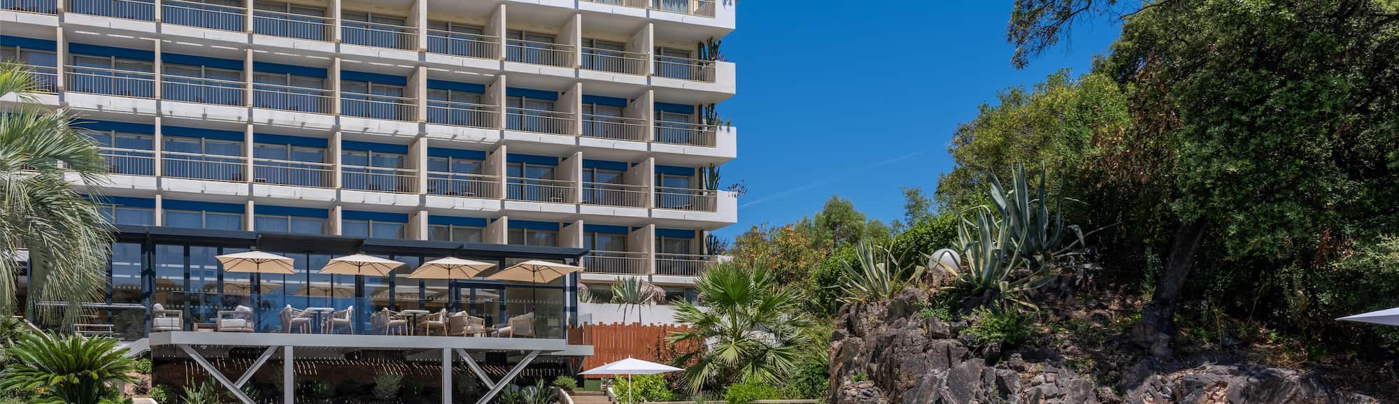PR - EMEA 2026 - Radisson Hotel Cannes Seaside Pool