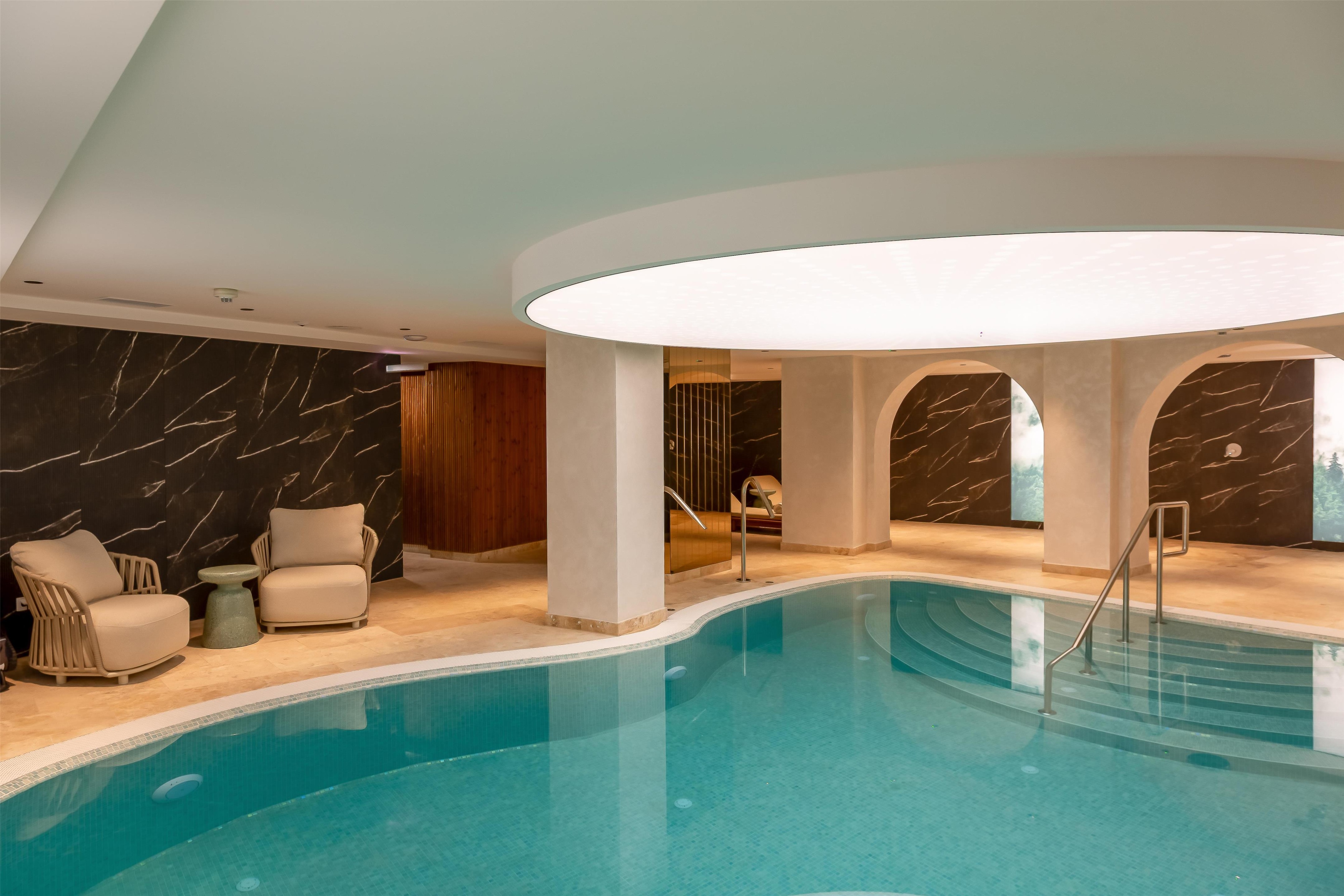 PR - EMEA 2026 - Radisson Blu Hotel Sinaia Cota Indoor pool