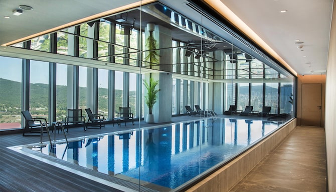 PR - EMEA 2026 - Radisson Blu Residences Istanbul Kartal Indoor Pool