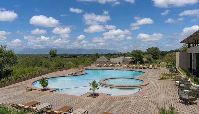PR - EMEA 2026 - Radisson Safari Hotel Hoedspruit Mirage Pool Deck
