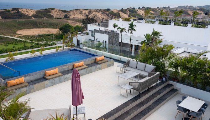 Pramod Lands End Resort, a member of Radisson Individuals - Grand Royal Villa Suite