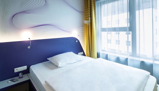 prizeotel Antwerpen - Single Room Superior & Single Room