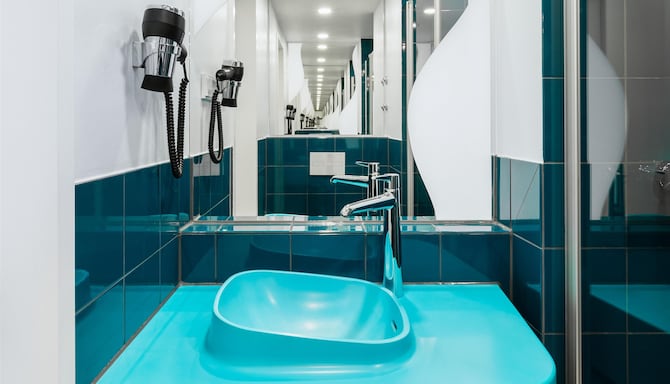 Prize by Radisson, Dresden Mitte - Bad im Gästezimmer