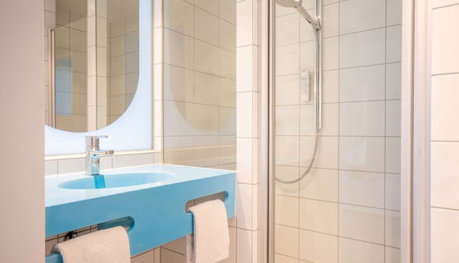 Prize by Radisson, Hamburg City - Bagno in camera degli ospiti