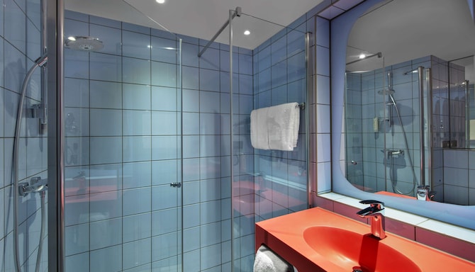 prizeotel München - Salle de bain de la chambre