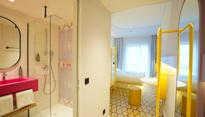 Prize by Radisson, Osnabrück - Family Room Bathroom