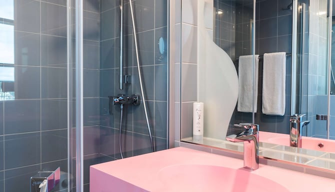 Prize by Radisson, Rostock City - Guest room bathroom