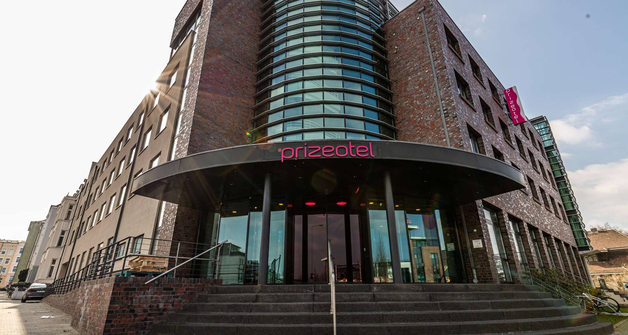 Enjoy our waterfront hotel in Rostock prizeotel RostockCity