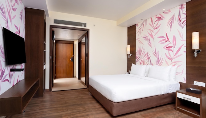 Purple Palms Resort & Spa Coorg, a member of Radisson Individuals Premier - Standard Room - Pool view