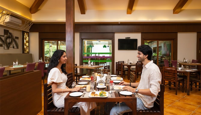 Purple Palms Resort and Spa Coorg, a member of Radisson Individuals Premier - Dining experience