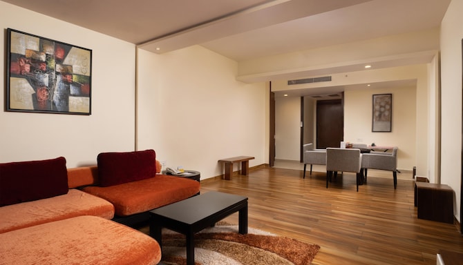 Purple Palms Resort & Spa Coorg, a member of Radisson Individuals Premier - Suite Living Room