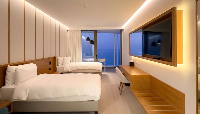 Radisson Beach Resort Larnaca - Superior Room with balcony and sea view