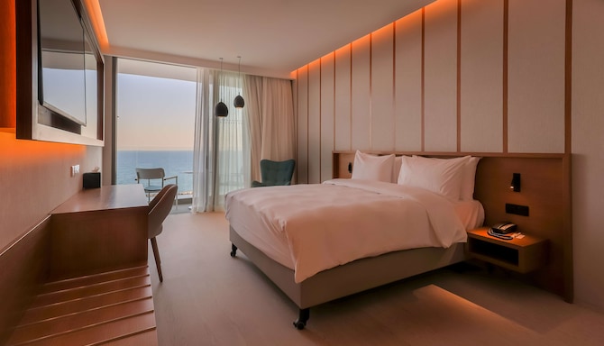 Radisson Beach Resort Larnaca - Standard Room with balcony and sea view