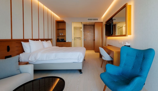 Radisson Beach Resort Larnaca - Superior Room with balcony and sea view