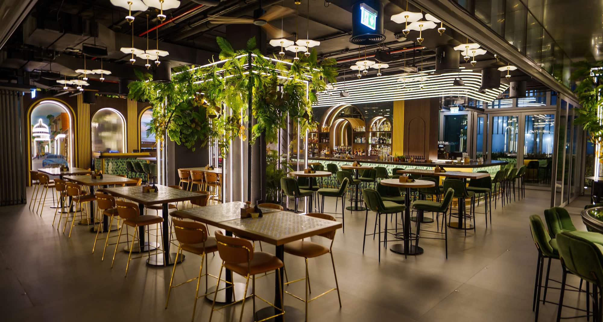 Radisson Beach Resort Palm Jumeirah Dubai - Esco Bar