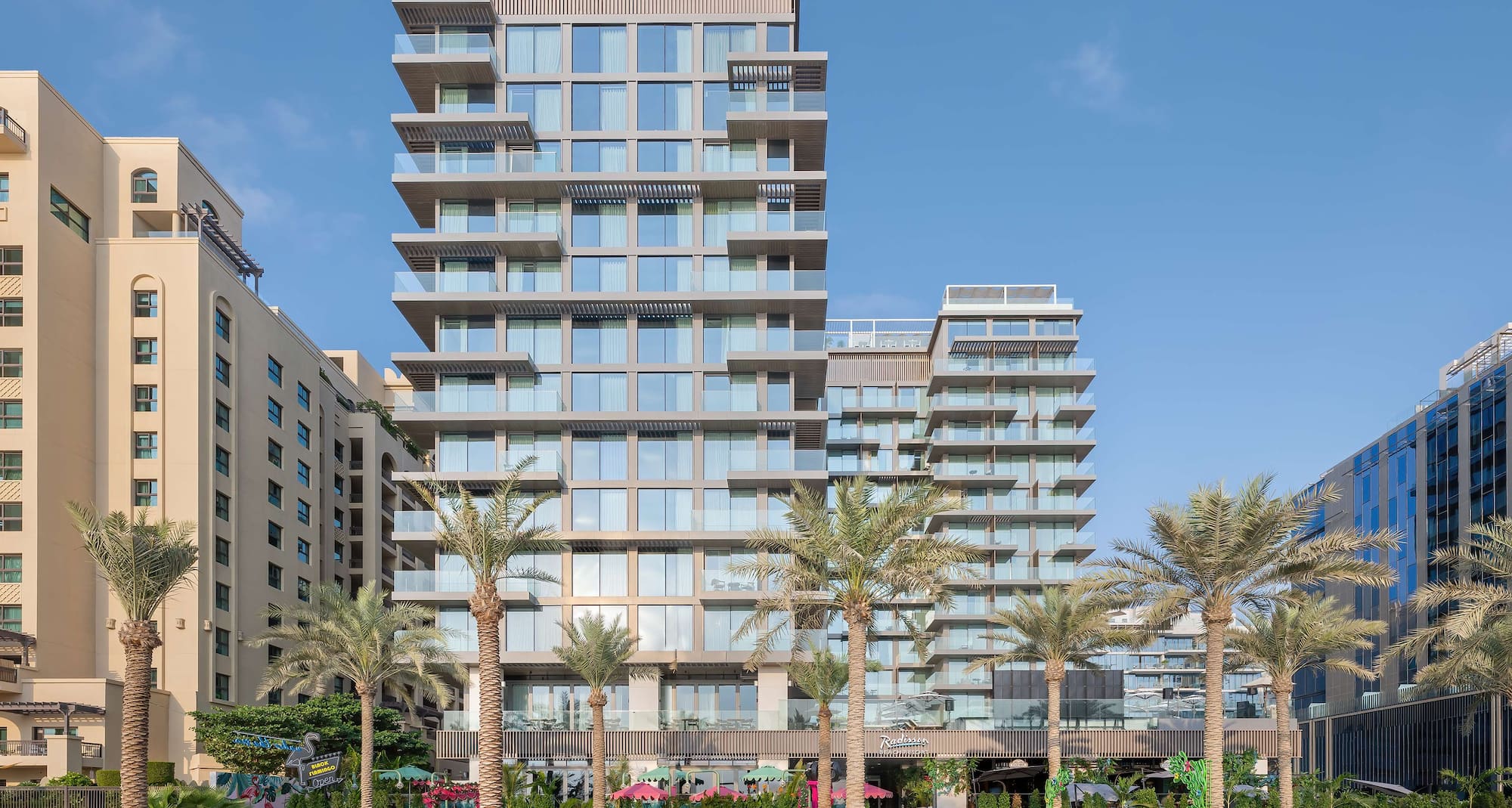 Radisson Beach Resort Palm Jumeirah Dubai - Aussenansicht