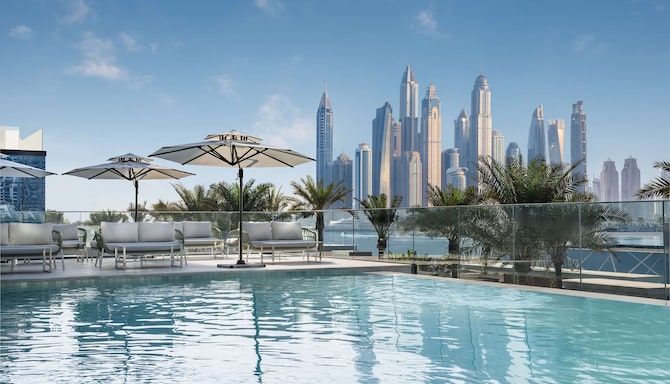 Radisson Beach Resort Palm Jumeirah Dubai - Hotel pool