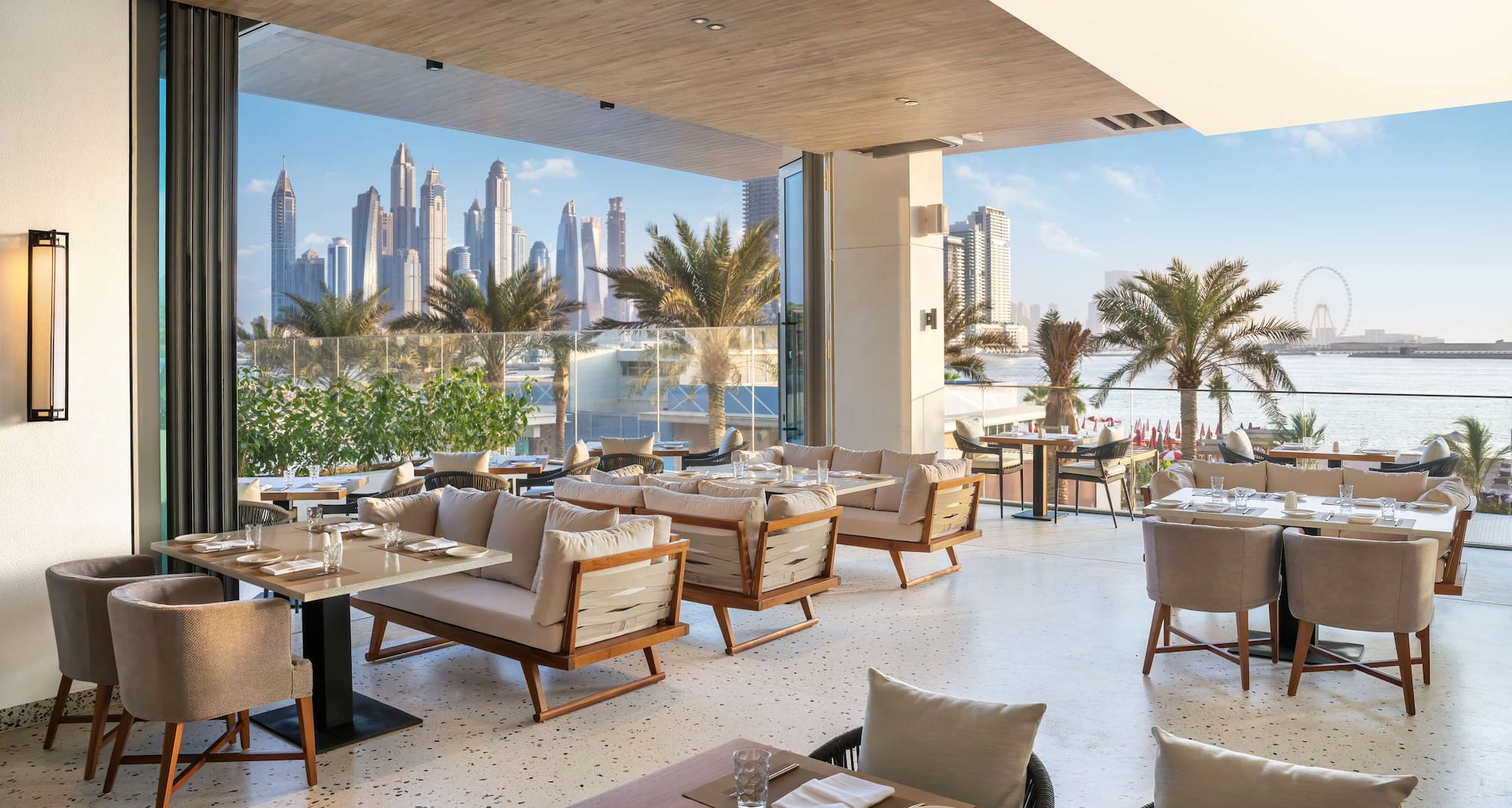 Radisson Beach Resort Palm Jumeirah Dubai - Restaurant