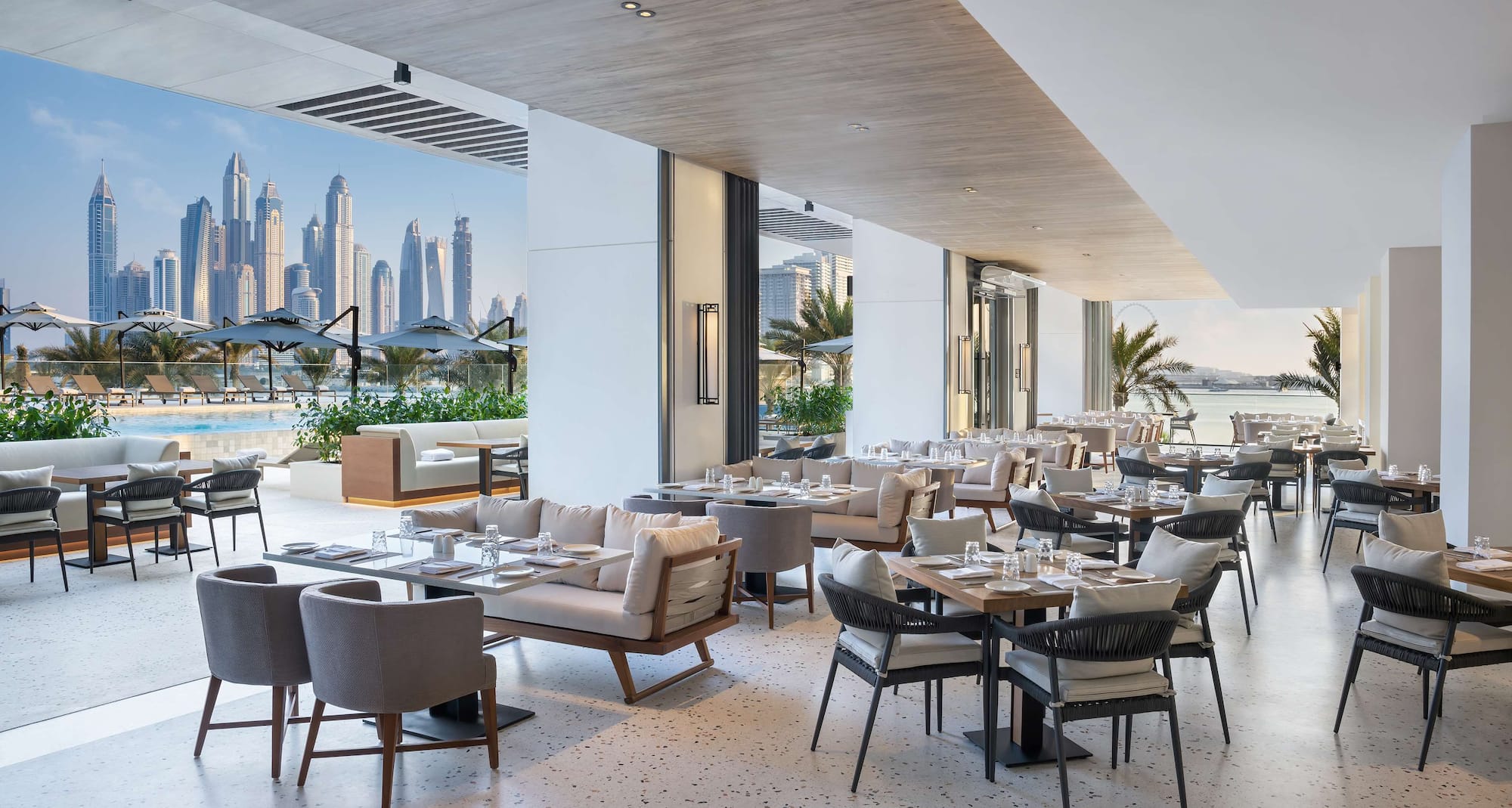 Radisson Beach Resort Palm Jumeirah Dubai - Restaurant