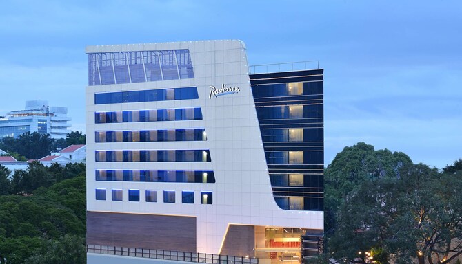 Radisson Bengaluru City Center - Facade