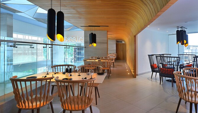 Radisson Bengaluru City Center - Slo’ Food Co.2