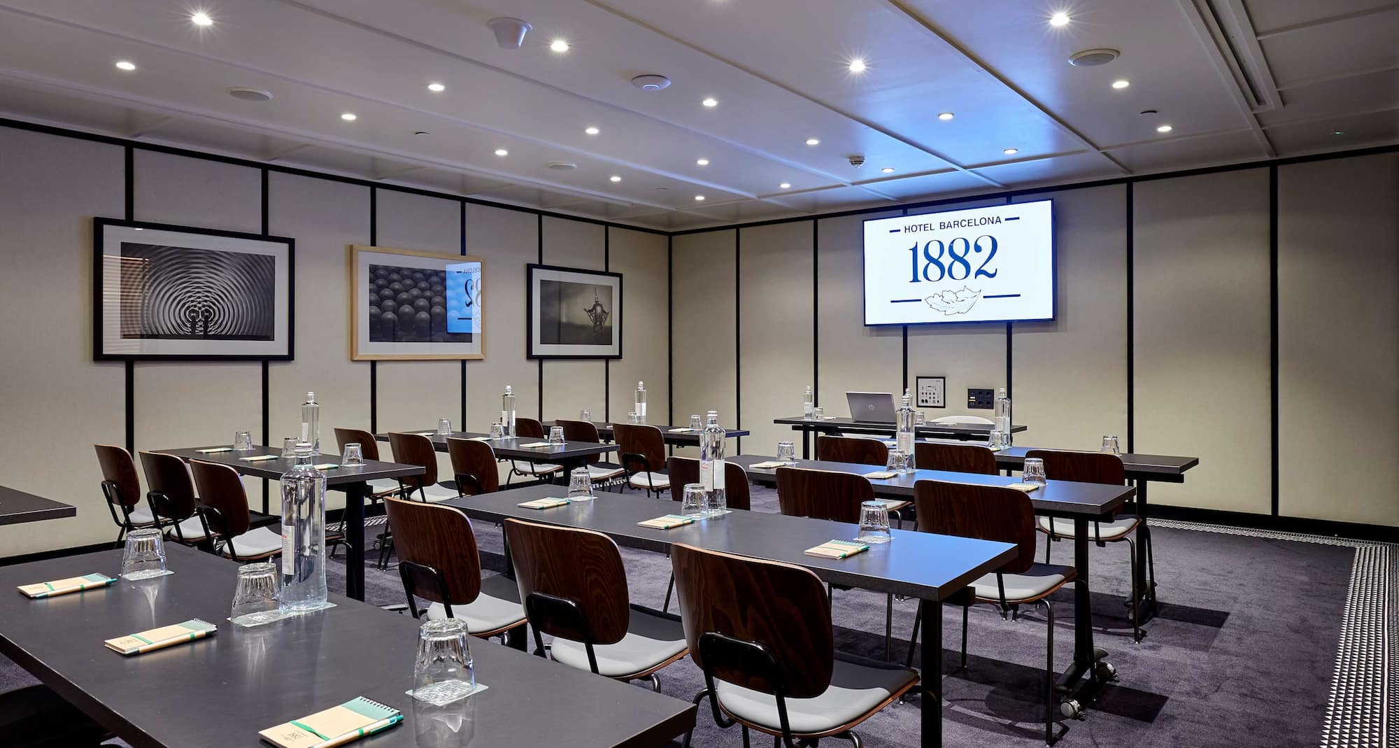 Radisson Blu 1882 Hotel, Barcelona Sagrada Familia - Meeting room classroom set-up