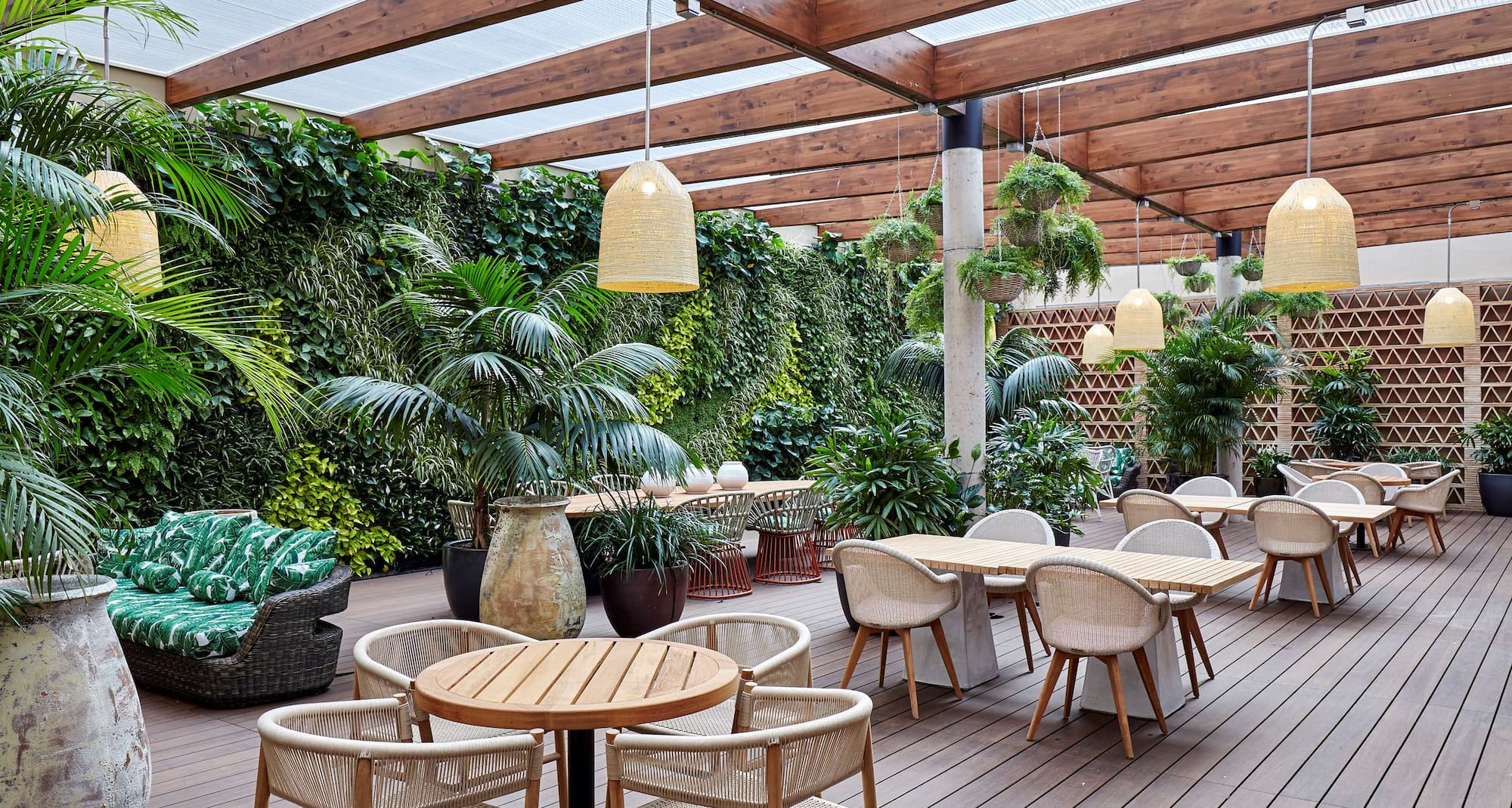 Radisson Blu 1882 Hotel, Barcelona Sagrada Familia - El Bosc terrace