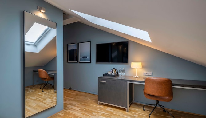 Radisson Blu 1919 Hotel, Reykjavik - Standard Room sloping ceiling