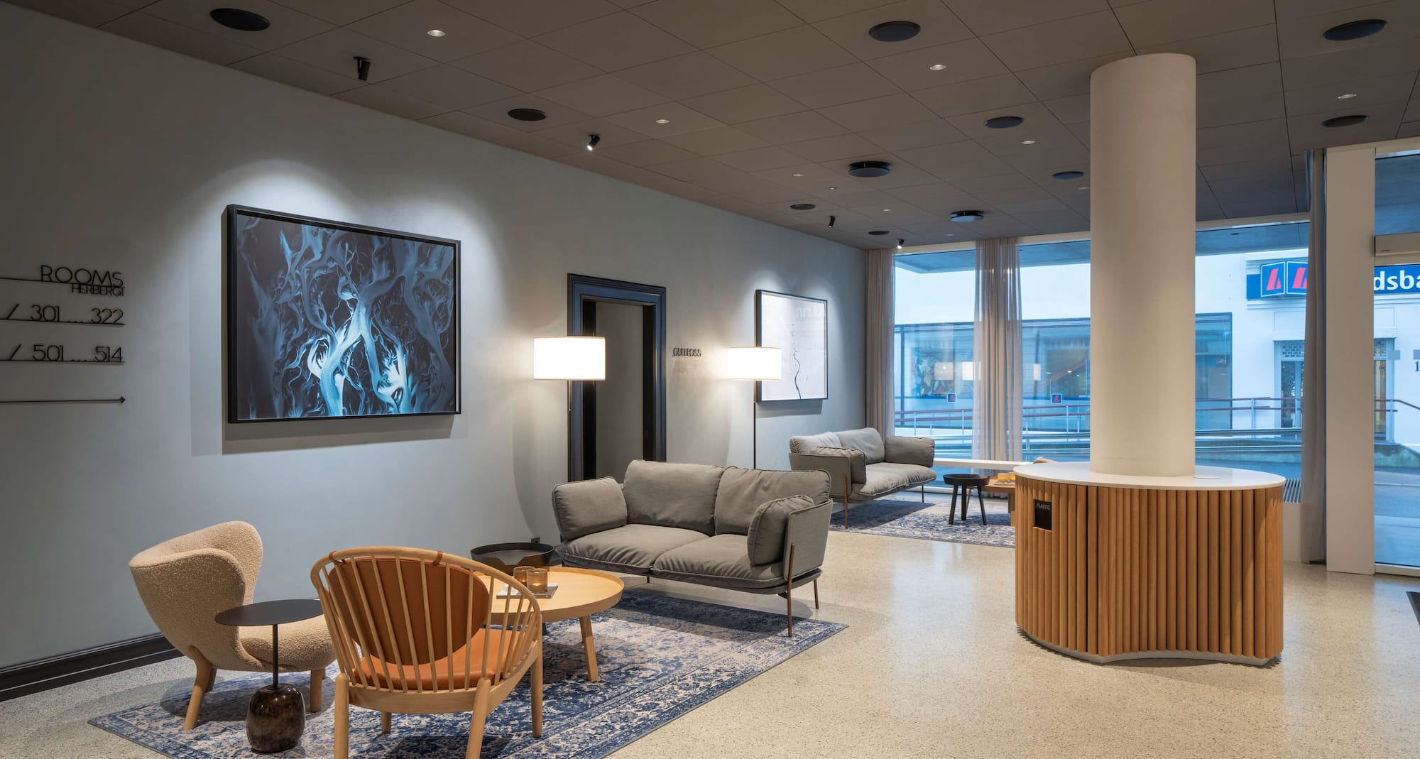 Radisson Blu 1919 Hotel, Reykjavik - Lobby overview with entrance