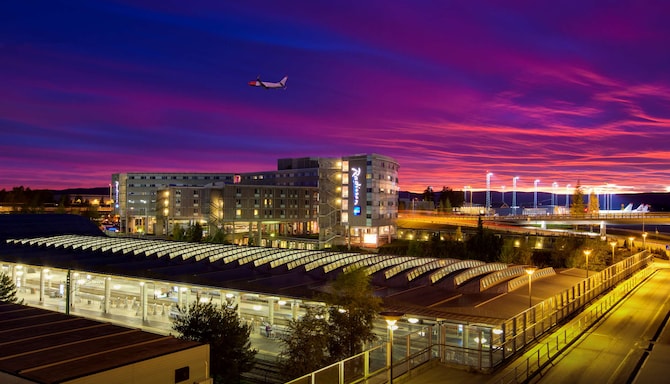 Radisson Blu Airport Hotel, Oslo Gardermoen - Hotel exterior